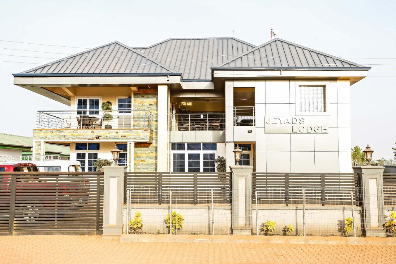 Jeyads Lodge Tamale Buitenkant foto